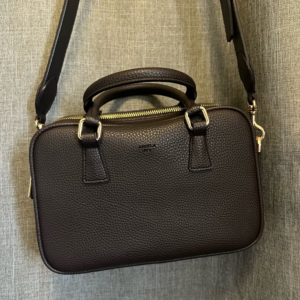 Angela Roi Chocolate Brown Pebbled Leather Crossbody with Gold Hardware - Picture 3 of 9